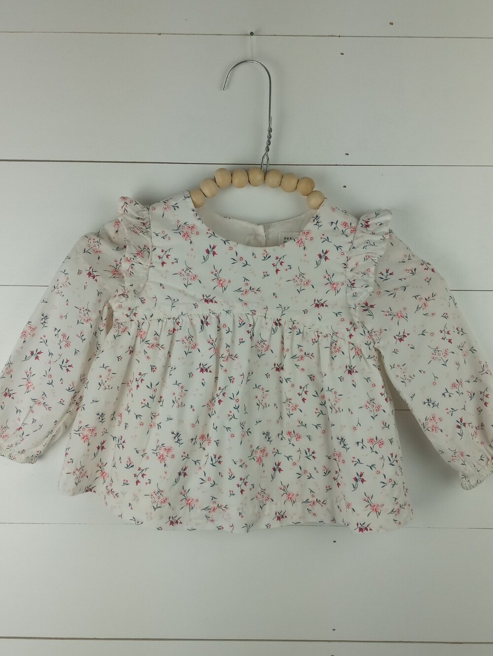 Baby Gap girls size 18-24 mos white with small floral ruffle long sleeve top